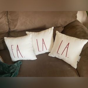 Rae Dunn Pillow Set